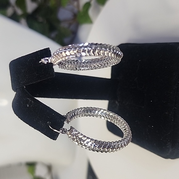 White Gold Textured Hoop Earrings - Picture 7 of 9